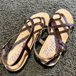 Size 11 women's brown sandals new condition